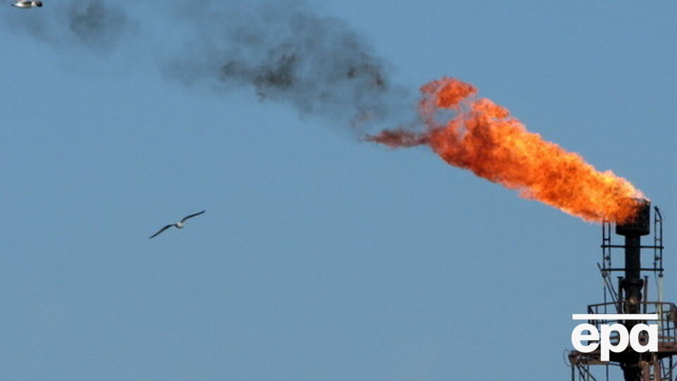 Нефть подорожала в начале года