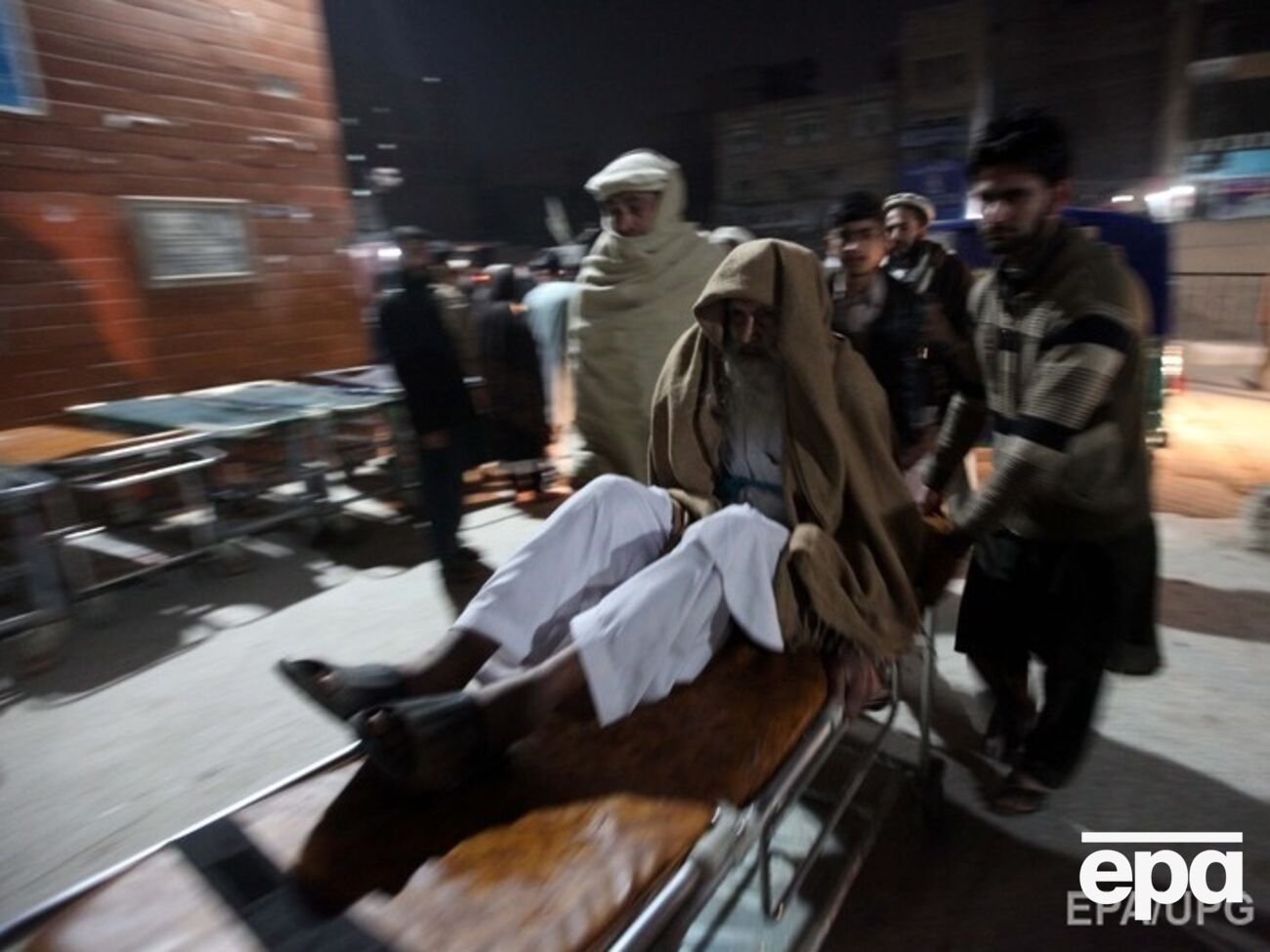 Число жертв землетрясения возросло