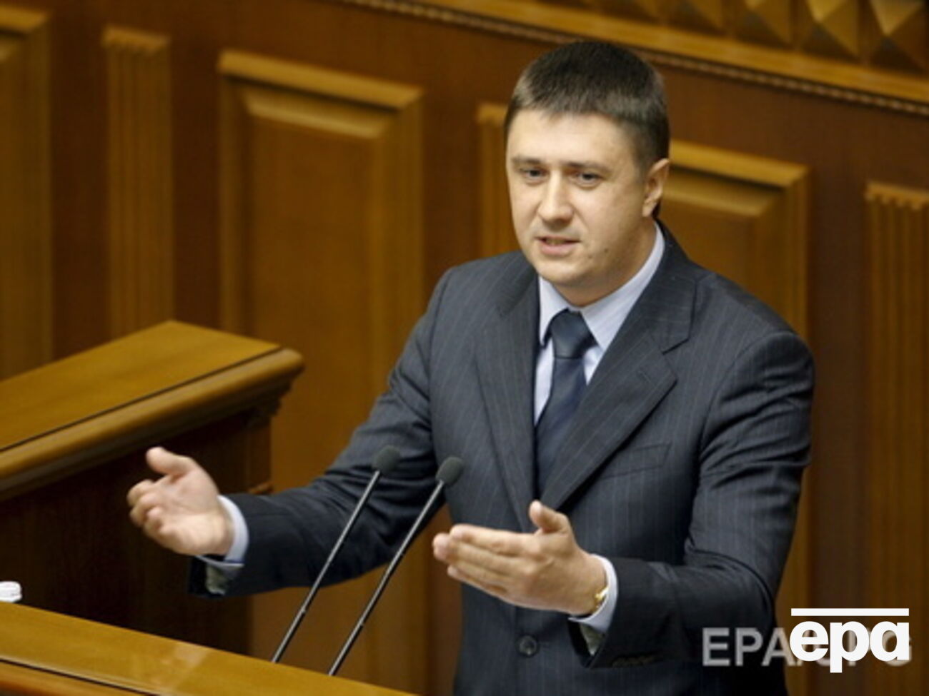 Кириленко: Если такая профанация, то надо менять закон и забирать лицензии