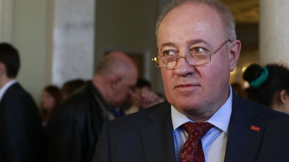 По словам Чумака, в принятом законе о бюджете появился пункт, "о котором никто не слышал в зале"