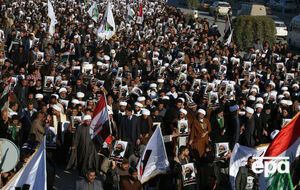 Шииты третий день протестуют против казни в Саудовской Аравии проповедника аль-Нимра. Фоторепортаж