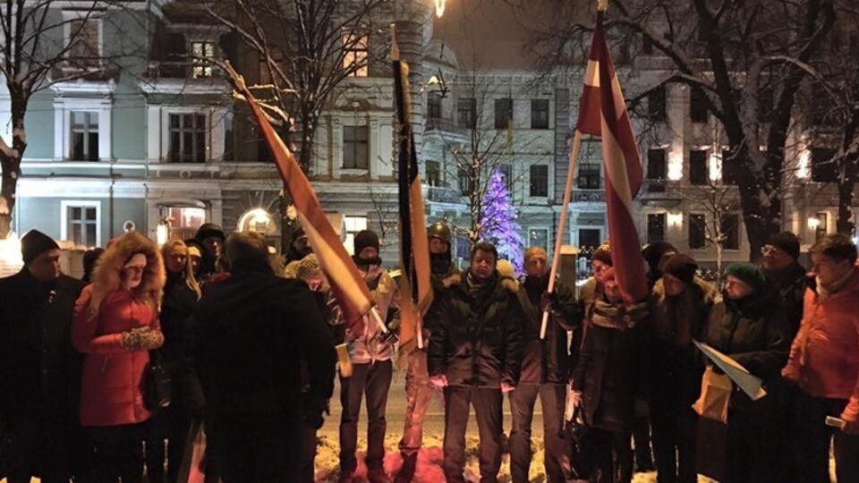 В Латвии прошла акция в знак солидарности с Украиной в борьбе против агрессии РФ. Фоторепортаж