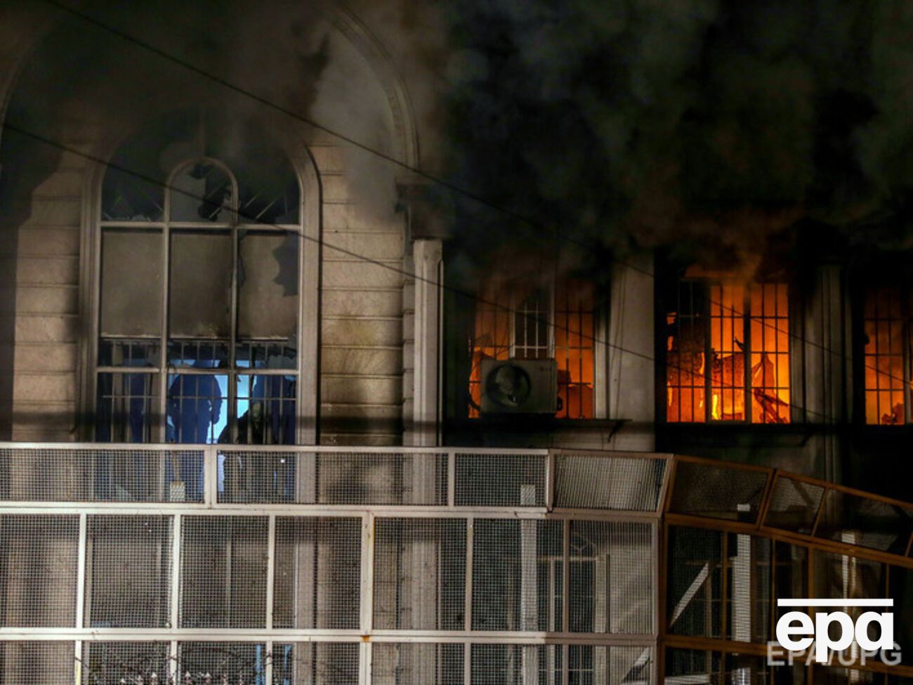 Иран заявил, что сделает все, чтобы арестовать виновных в нападении на посольство Саудовской Аравии