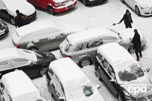 Одесситов просят воздержаться от поездок на личном автотранспорте и убрать автомобили с проезжей части