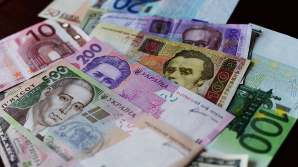 При обысках у фигурантов дела найдены крупные суммы в гривне и долларах