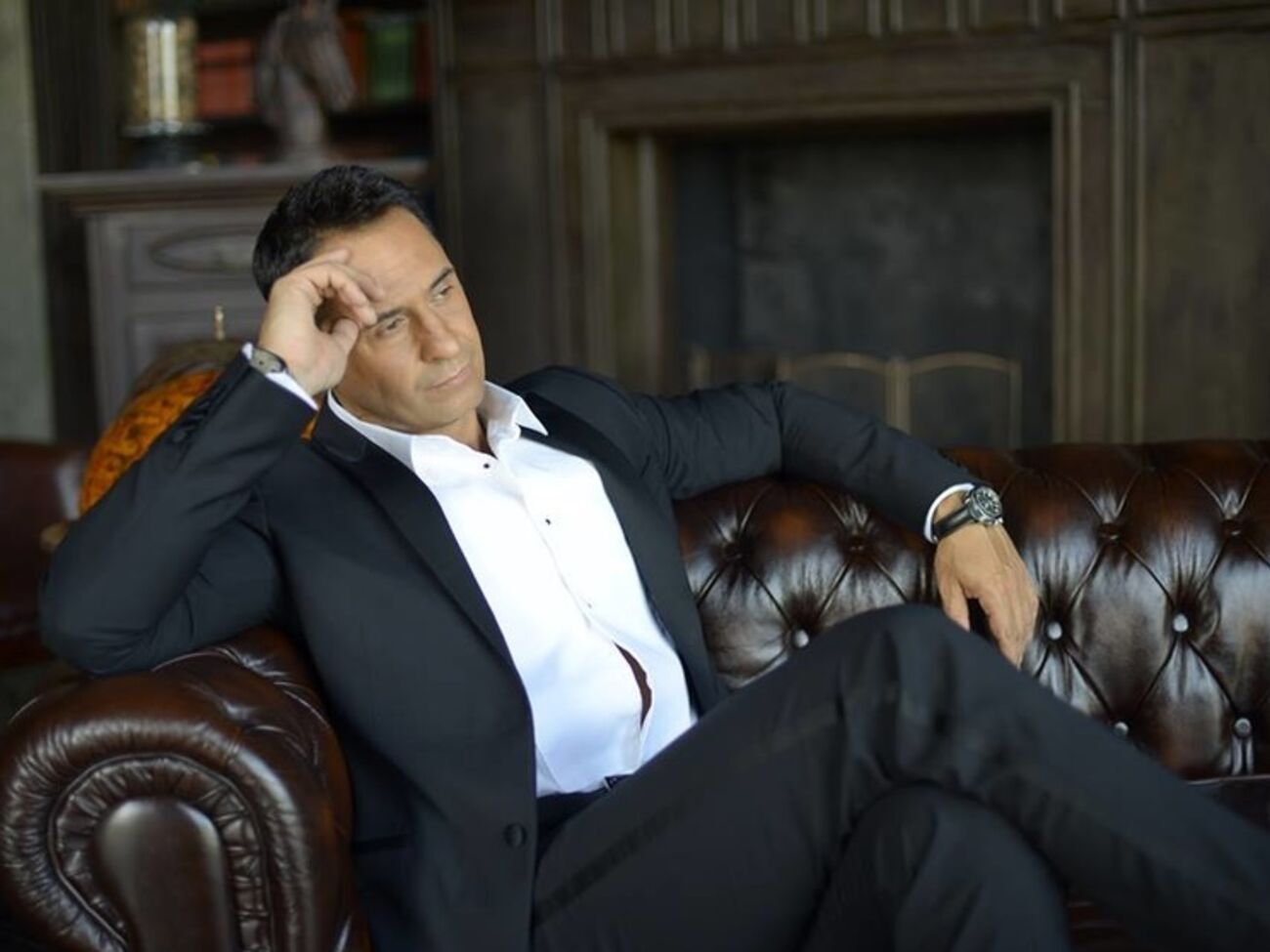 Костюшкин: Ну что, не получилось поехать отдыхать на море, тогда все обнимемся и будем коротать зимние вечера под елкой