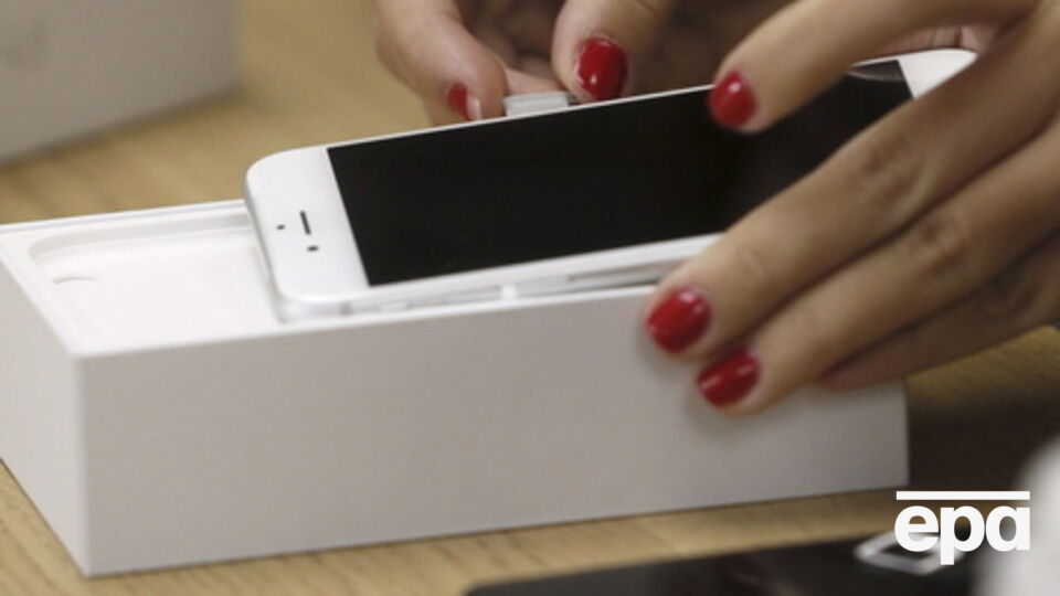 Из-за курса доллара во многих странах новые телефоны слишком дороги для покупателей