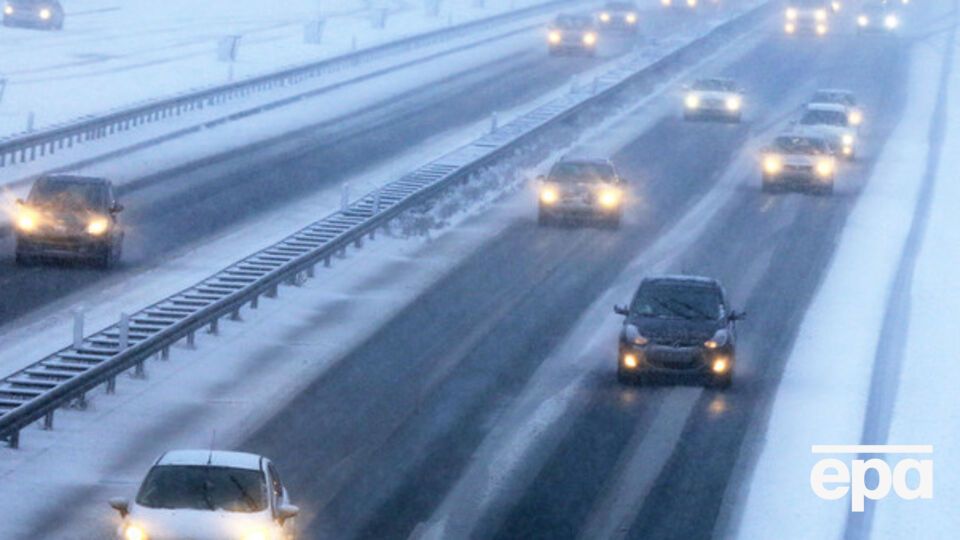В Украине из-за гололеда 7–8 января могут быть перекрыты дороги