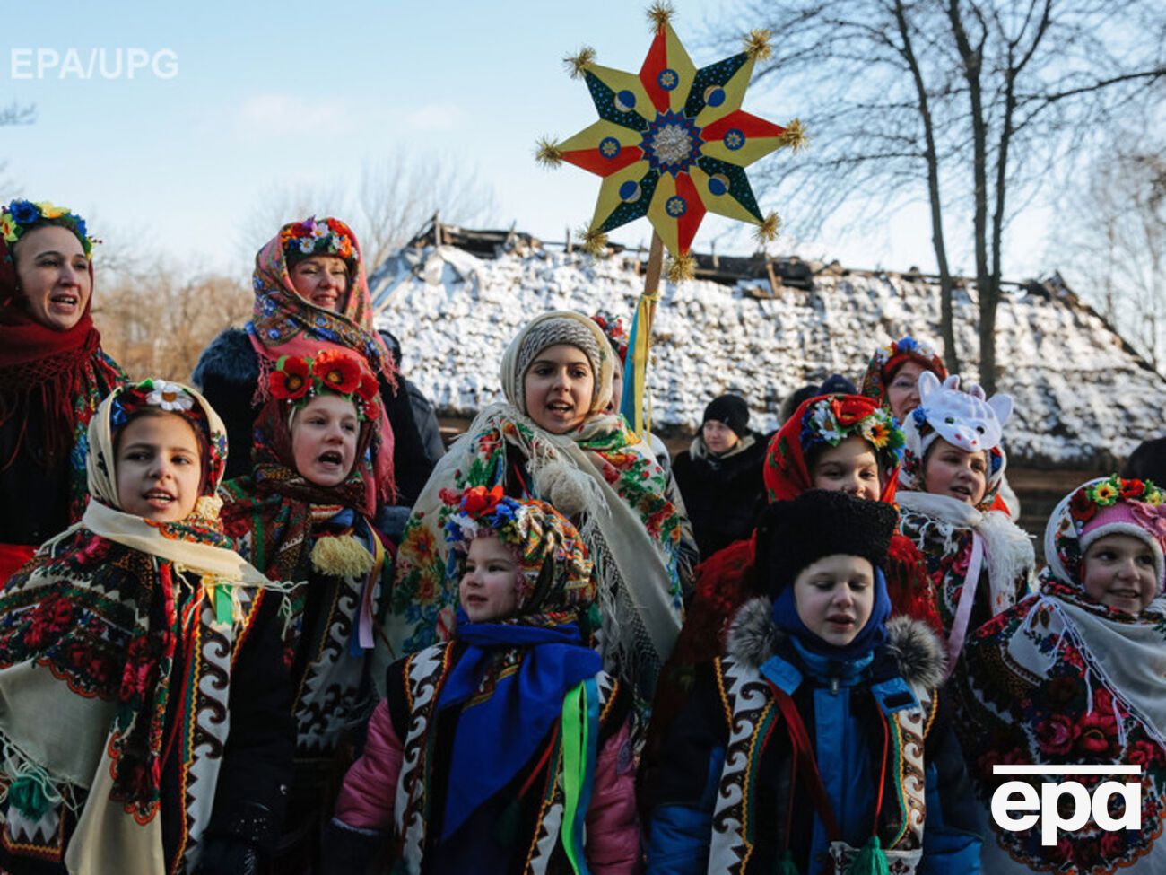 Украинцев продолжают поздравлять с Рождеством