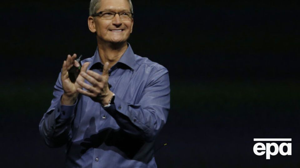 Кук зарабатывает гораздо меньше остальных менеджеров компании