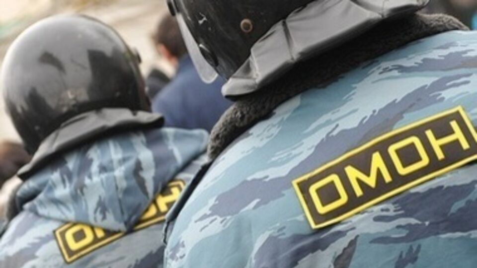 ОМОН и снайперы охраняют пансионаты в Крыму от "радикалов"