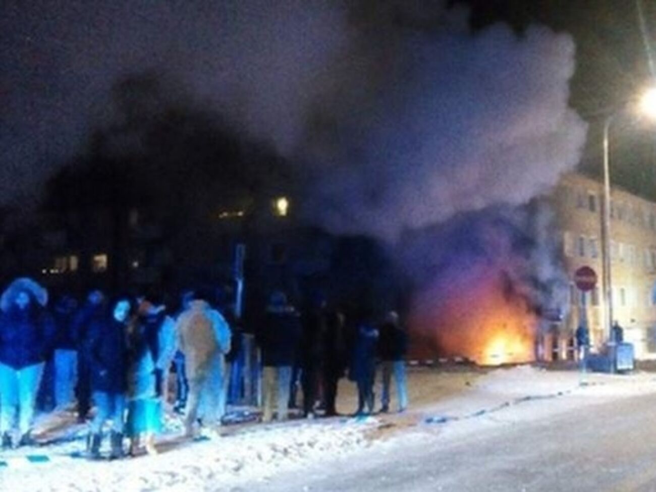 Некоторые выпрыгивали из окон, спасаясь от огня