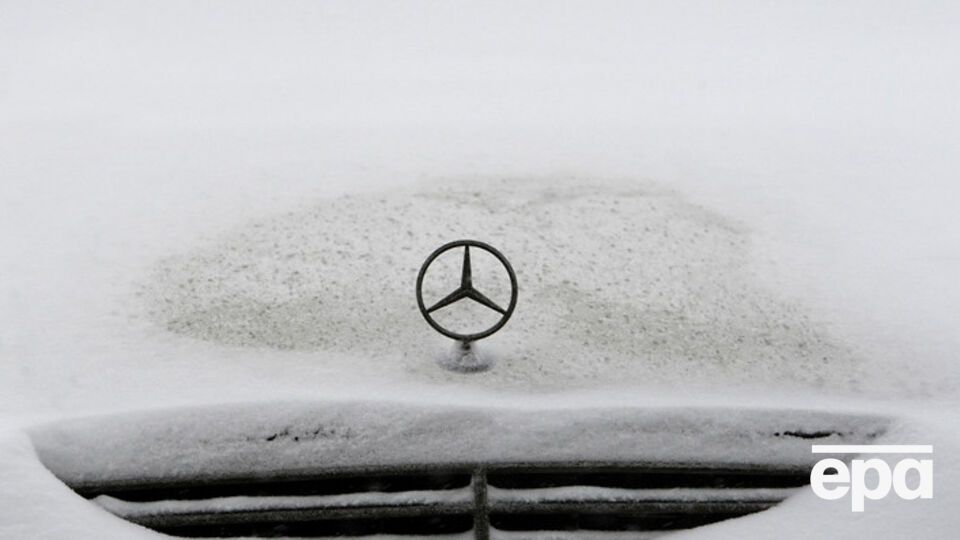 Mercedes Vito попал в снежный занос