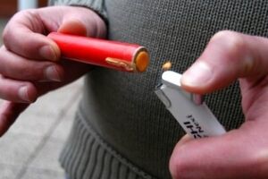 Дети играли с петардами возле железнодорожных путей