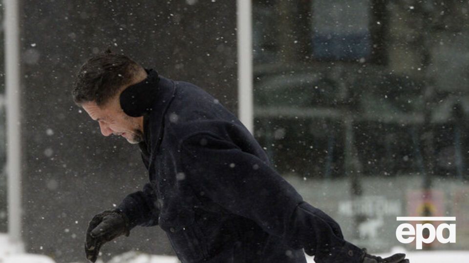 Синоптики обещают на пятницу снег, ветер и гололед