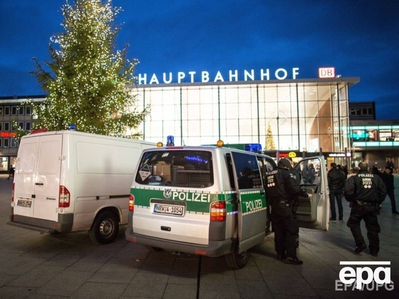 В полиции Кельна уже два заявления об изнасиловании в новогоднюю ночь