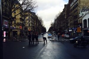 В прокуратуре уточнили, что личность напавшего на полицию в Париже пока не установлена