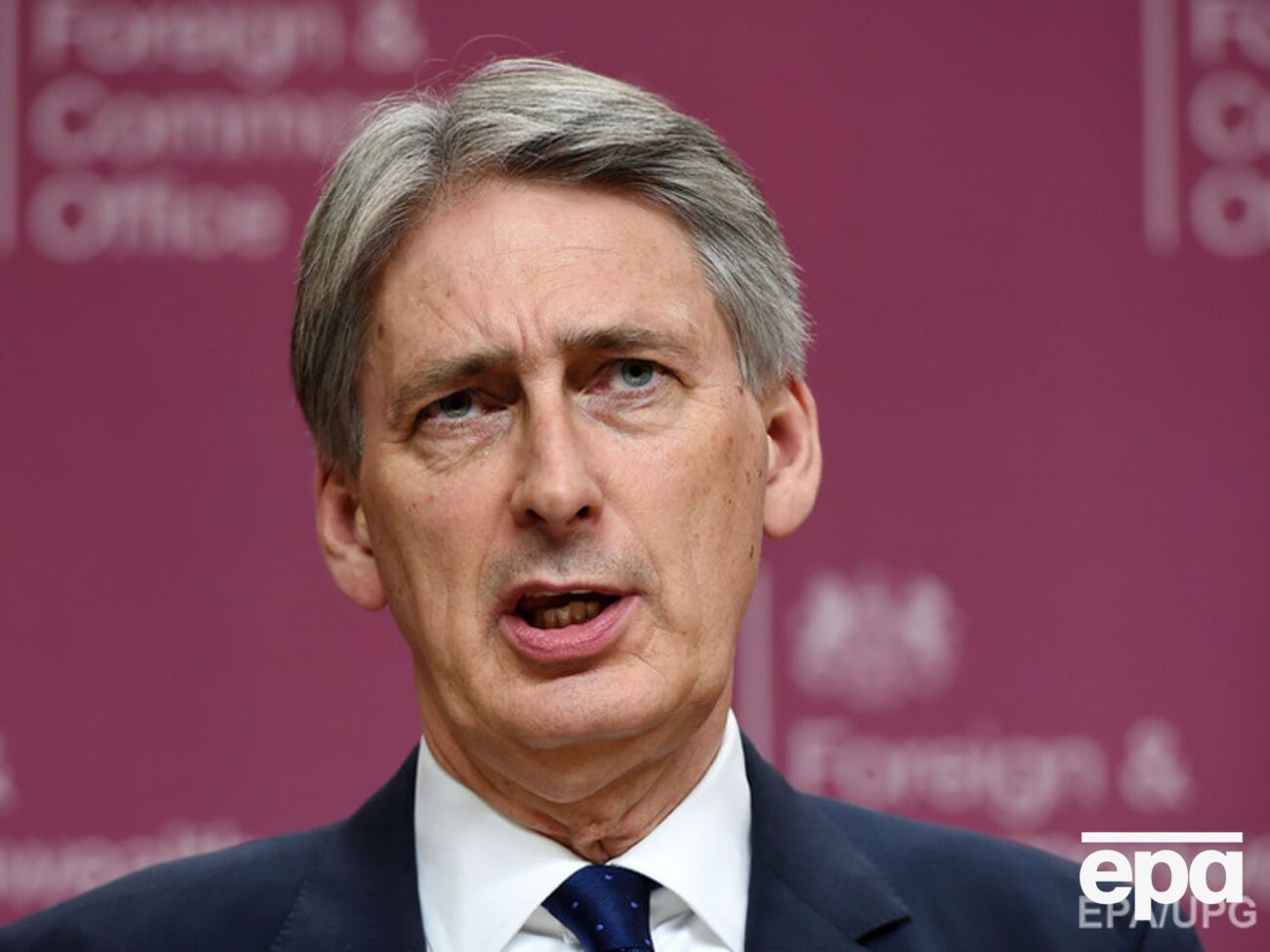 Хаммонд призвал Сеул отказаться от пропаганды