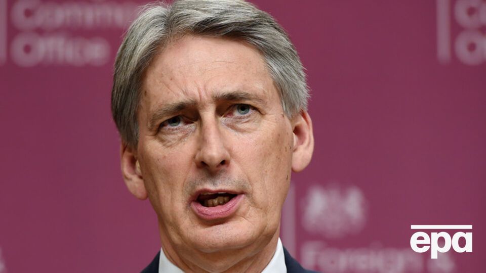 Хаммонд призвал Сеул отказаться от пропаганды