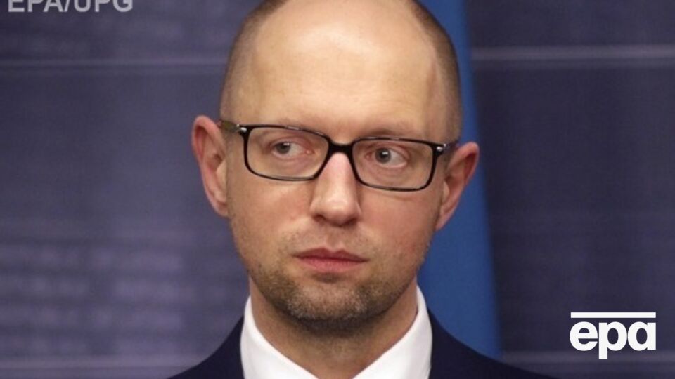 Яценюк призвал граждан реагировать на работу властей по уборке снега