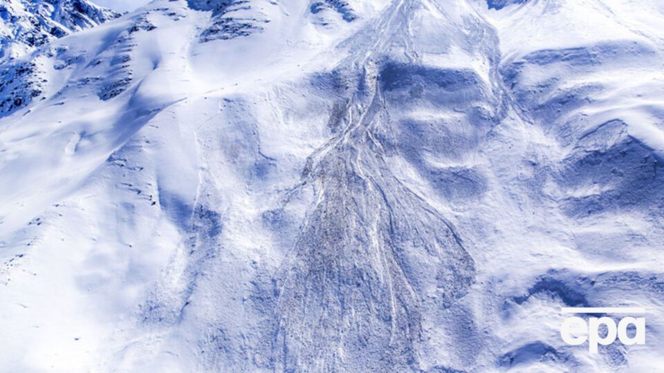 В Закарпатье сохраняется опасность схода лавин