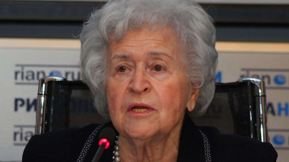 Ирина Антонова (родилась в 1922 году в Москве) — советский и российский искусствовед, директор Государственного музея изобразительных искусств им. А.С. Пушкина с 1961 по 2013 год