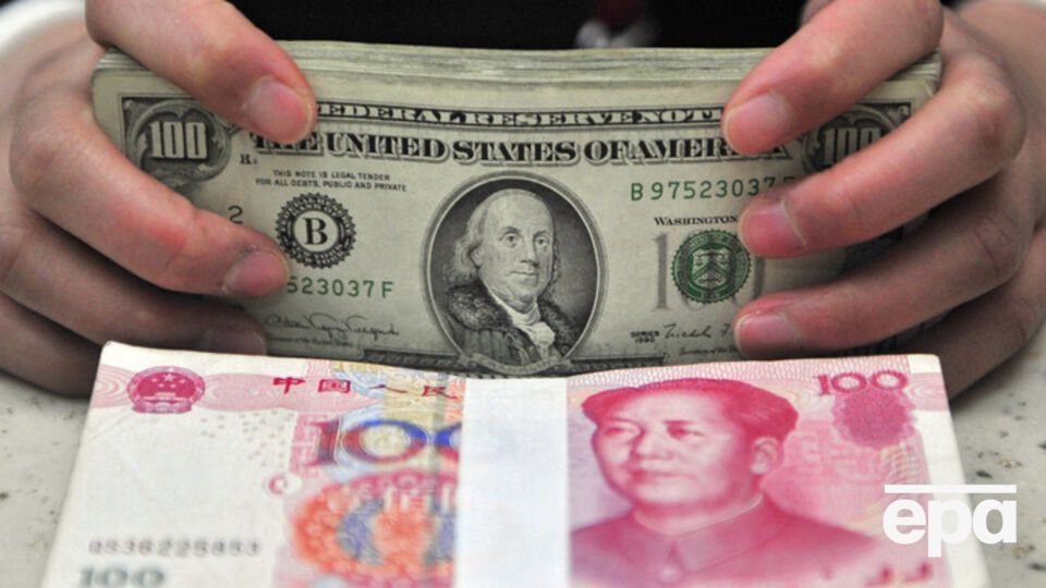 В Китае ограничили покупку долларов