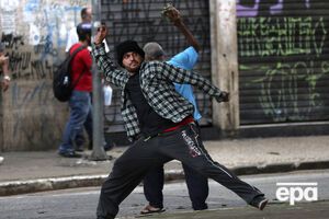 Протесты в Бразилии переросли в столкновения с полицией