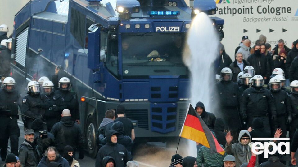 Полиция Кельна разогнала акцию сторонников антиисламского движения