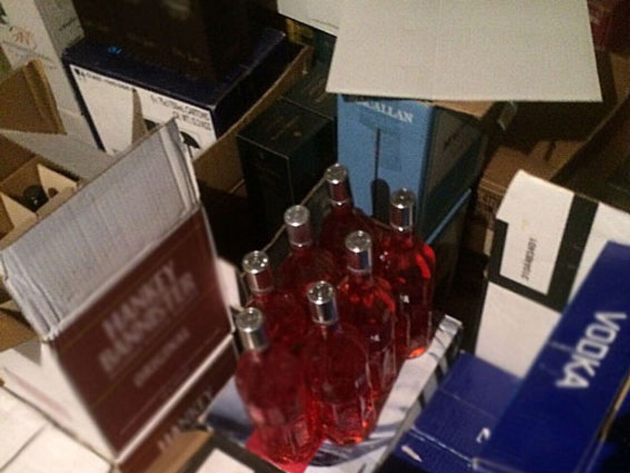 Цена такого "элитного" алкоголя была значительно ниже рыночной, отметили в полиции