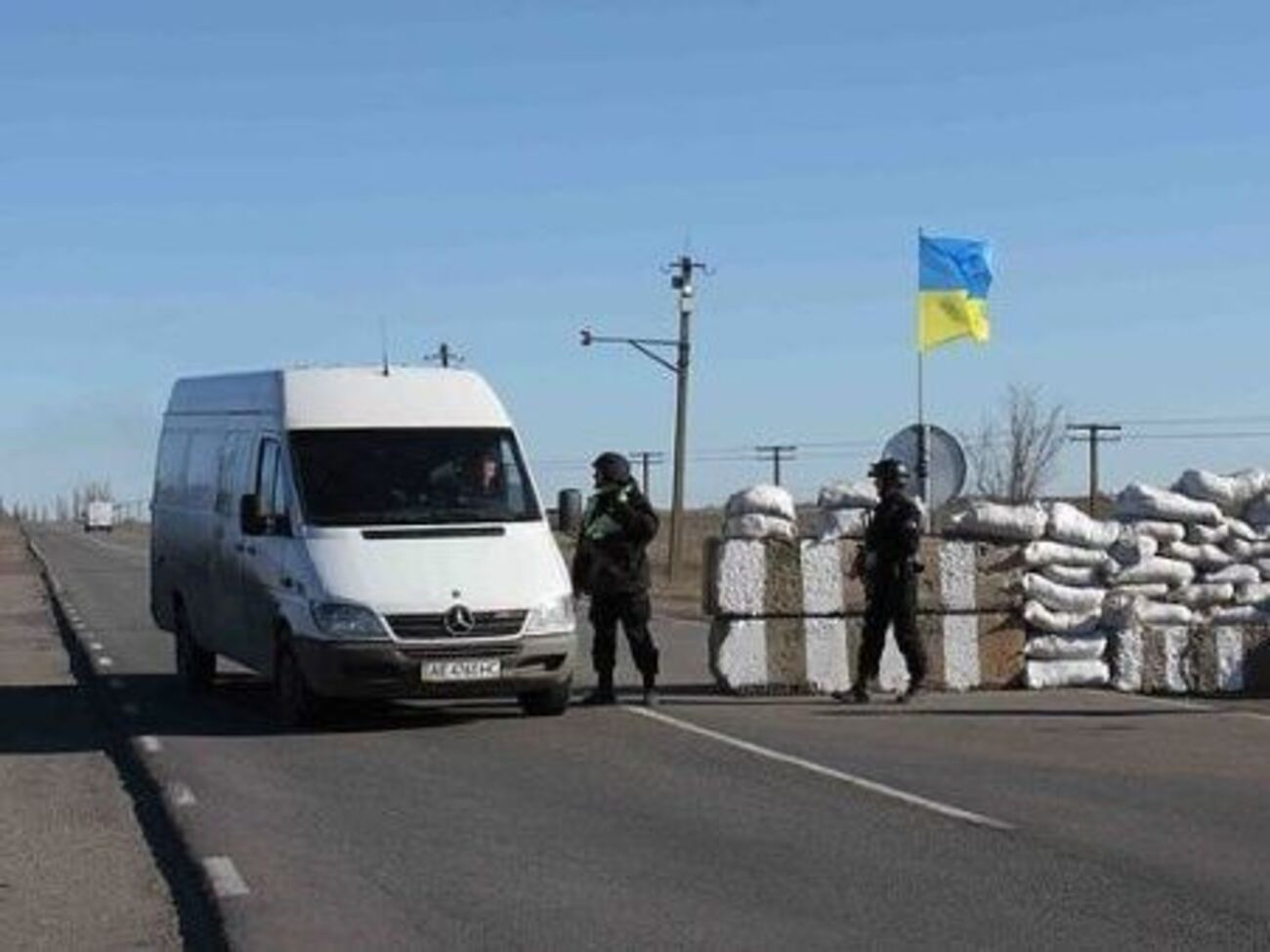 Пункт пропуска автомобилей в Золотом весной так и не заработал