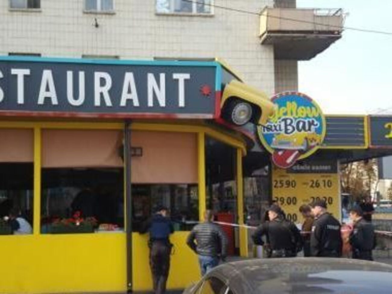 В киевском кафе неизвестные открыли стрельбу