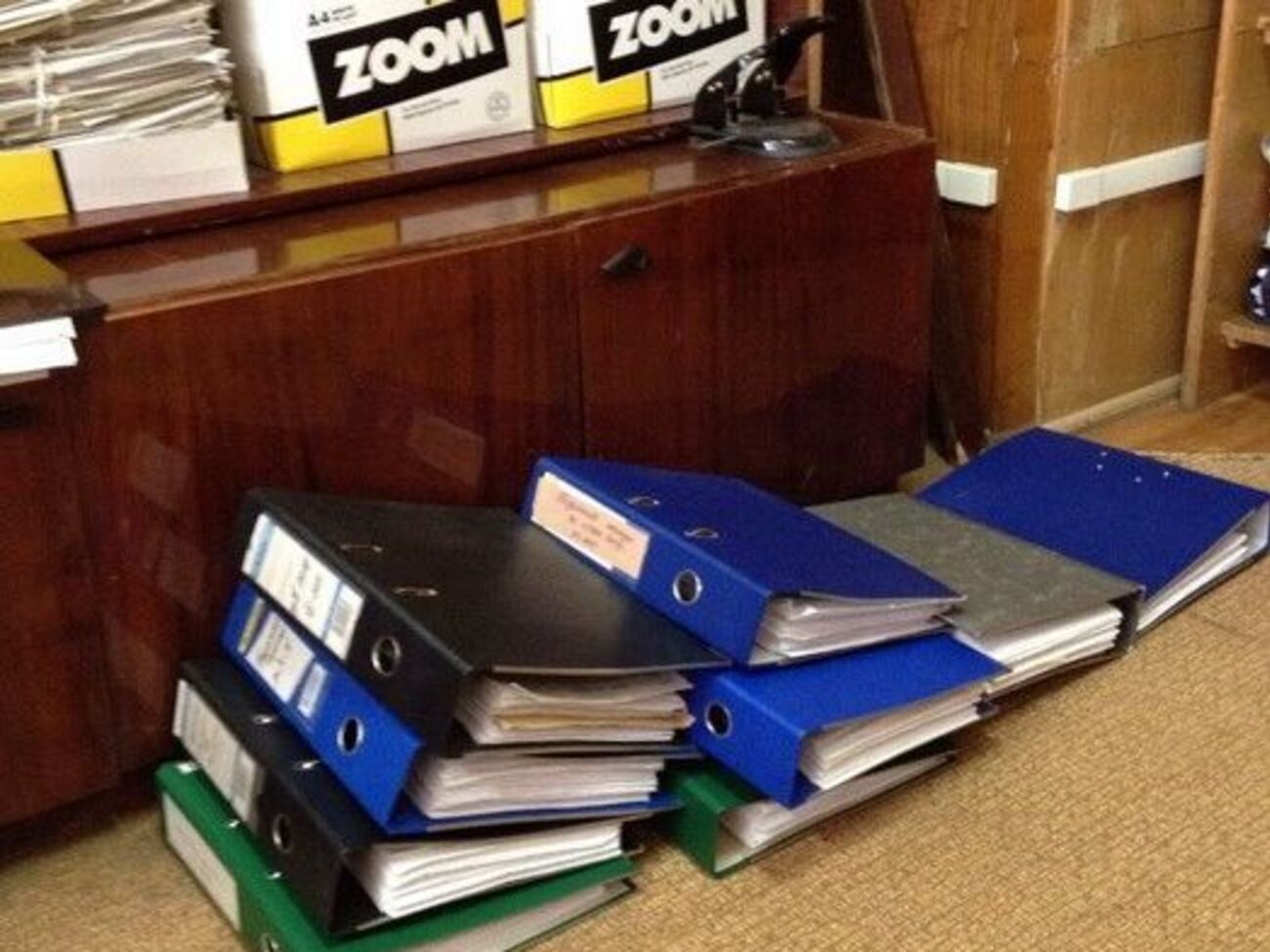 В офисах предпринимателей СБУ изъяла документацию, подтверждающую заключение финансовой сделки на ремонт дорог