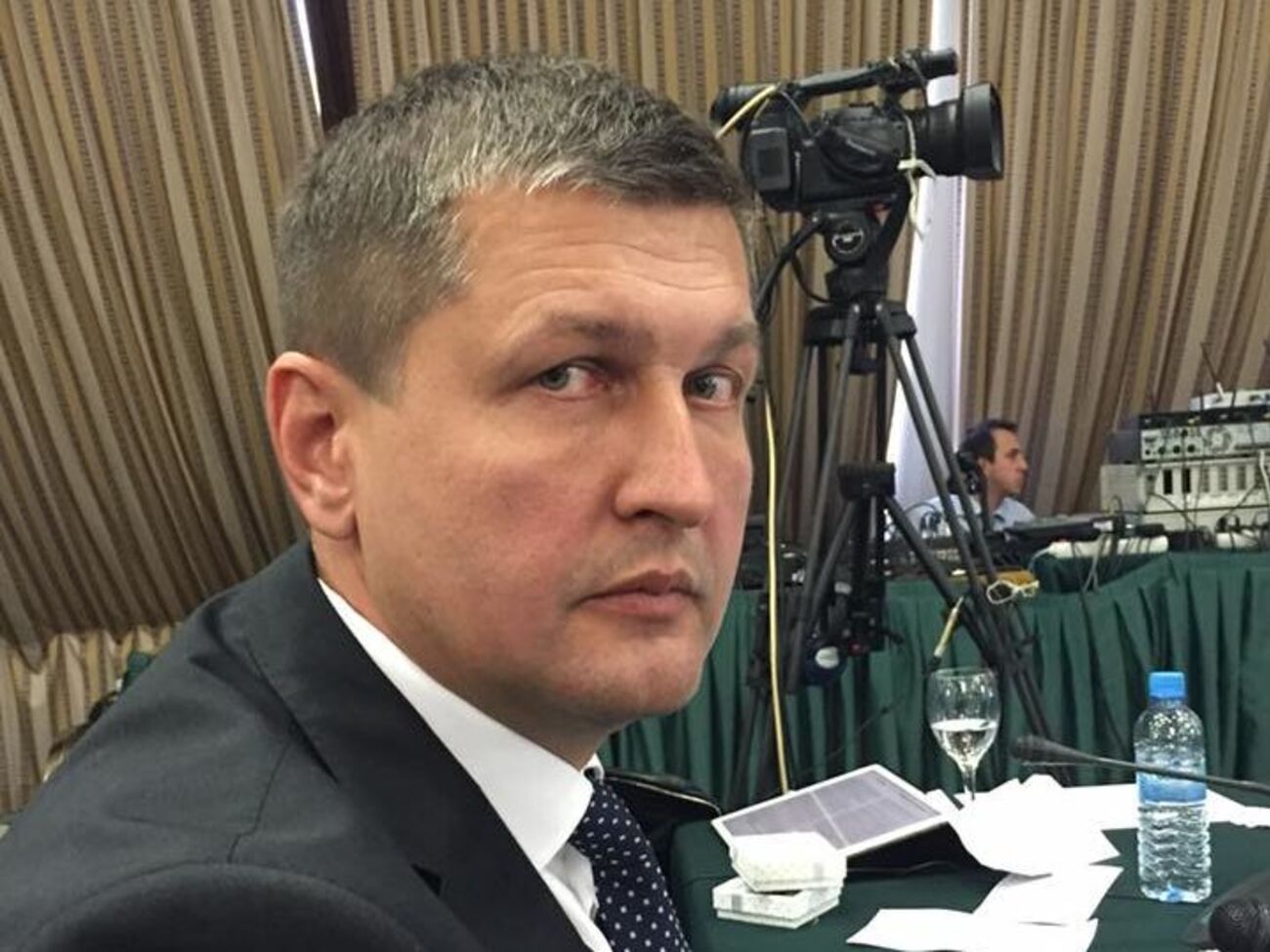 Член украинской делегации Игорь Попов проинформировал ОБСЕ, что Украина не признает выборы в Госдуму