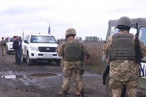 Украинские военные отошли на заданные рубежи под Золотым