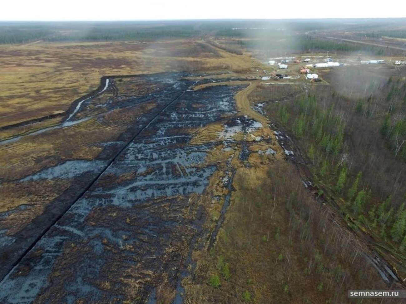 Журналисты зафиксировали разлив нефти