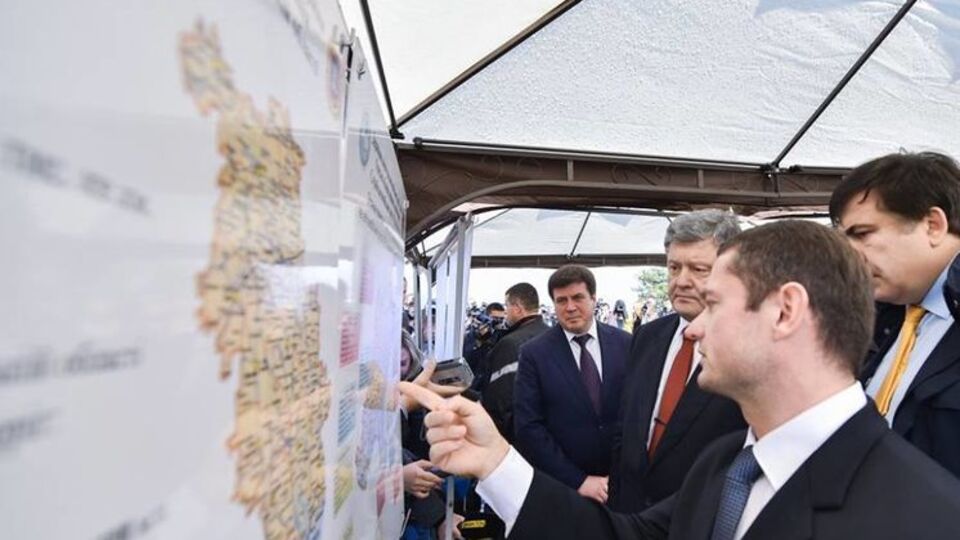 Порошенко собирается строить мост через Дунай