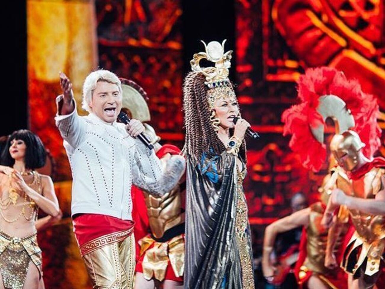 Повалий перевоплотилась в Клеопатру для выступления с Басковым