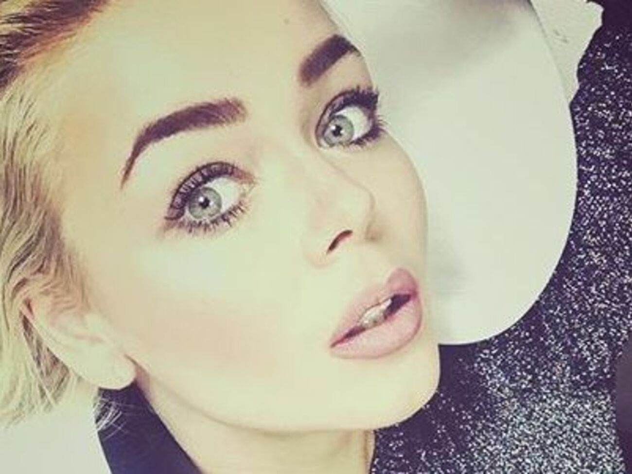 Гросу:&nbsp;На часах 23.15, а это значит, что уже можно пошалить