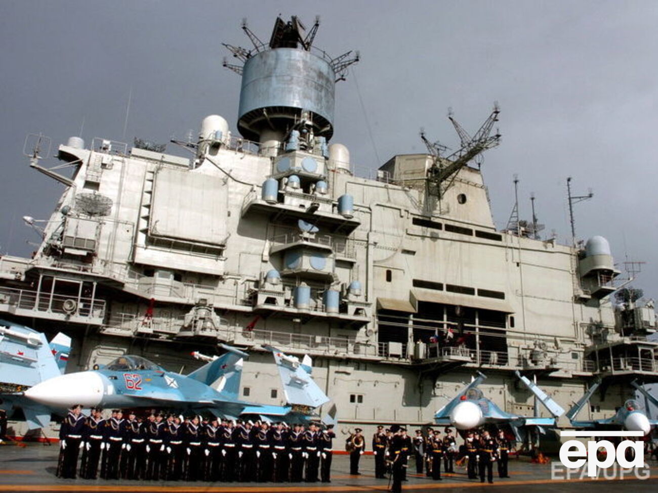 Российский авианосец "Кузнецов" в порту Тартуса