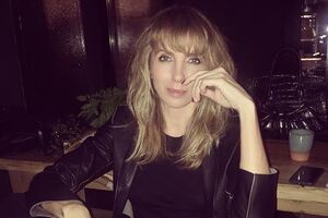 Бондарчук опубликовала фото в цельном купальнике