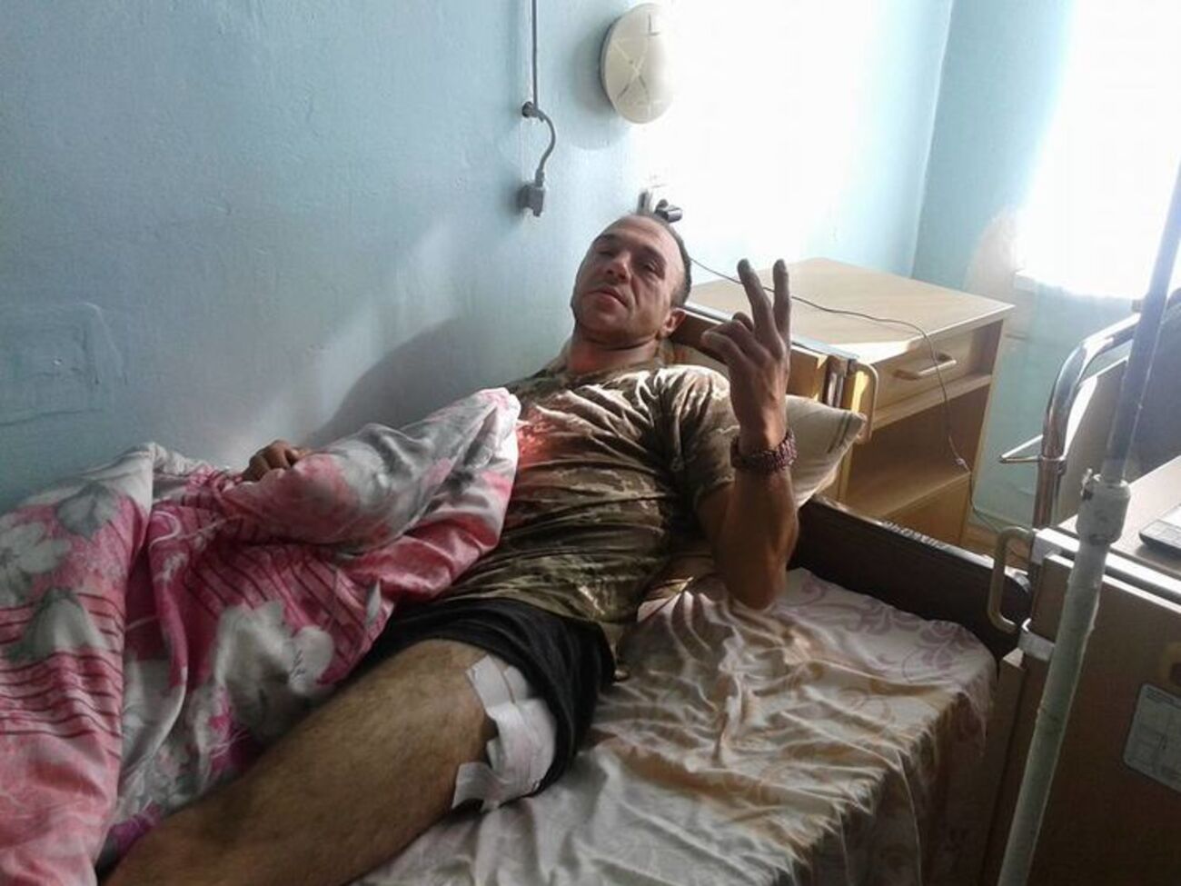 Раненый боец ВСУ в мариупольском госпитале