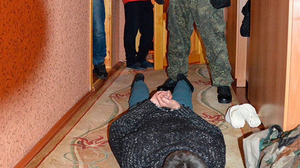 Беглеца вычислили в квартире, где он проживал с сообщником