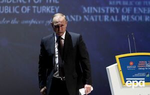 Владимир Путин отменил визит во Францию