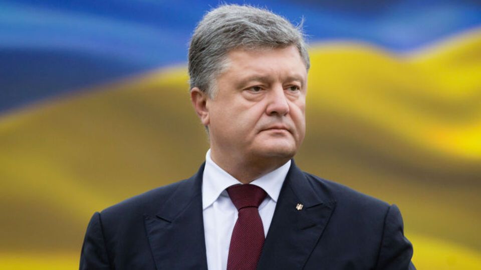 Порошенко: Мы не будем забирать работников с предприятий