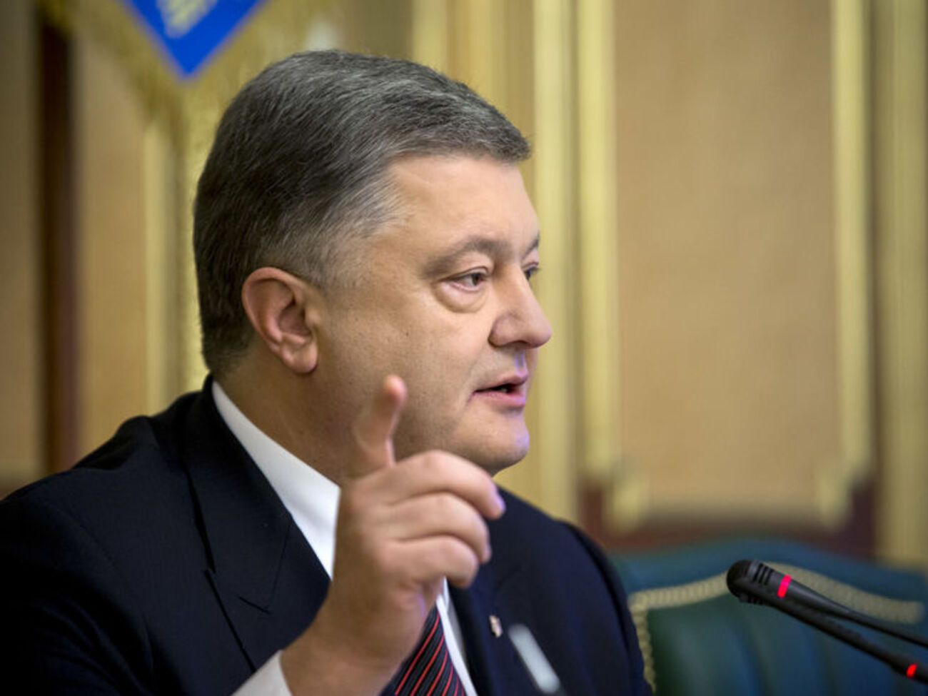 Порошенко:&nbsp;Украина стала более эффективно администрировать налоги и выводить их из тени