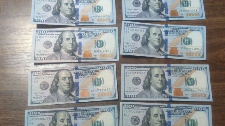 Крупная сумма валюты, изъятая у пассажира рейса Анталья – Запорожье