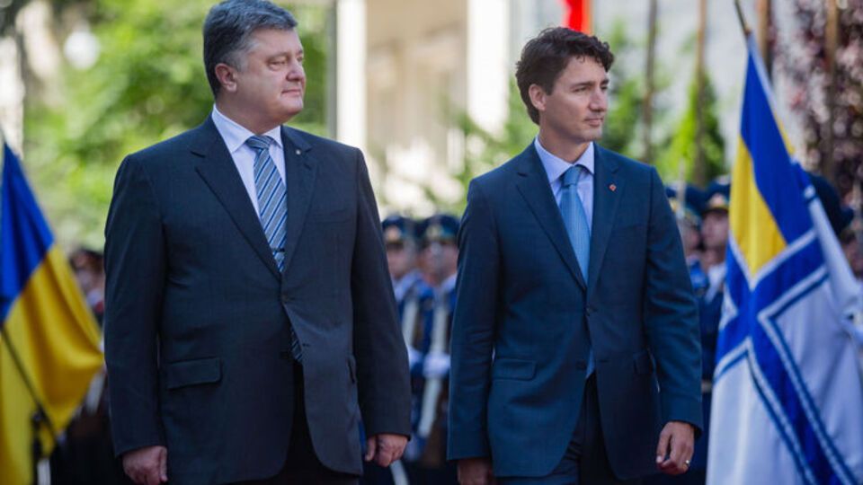 Порошенко провел телефонный разговор с Трюдо