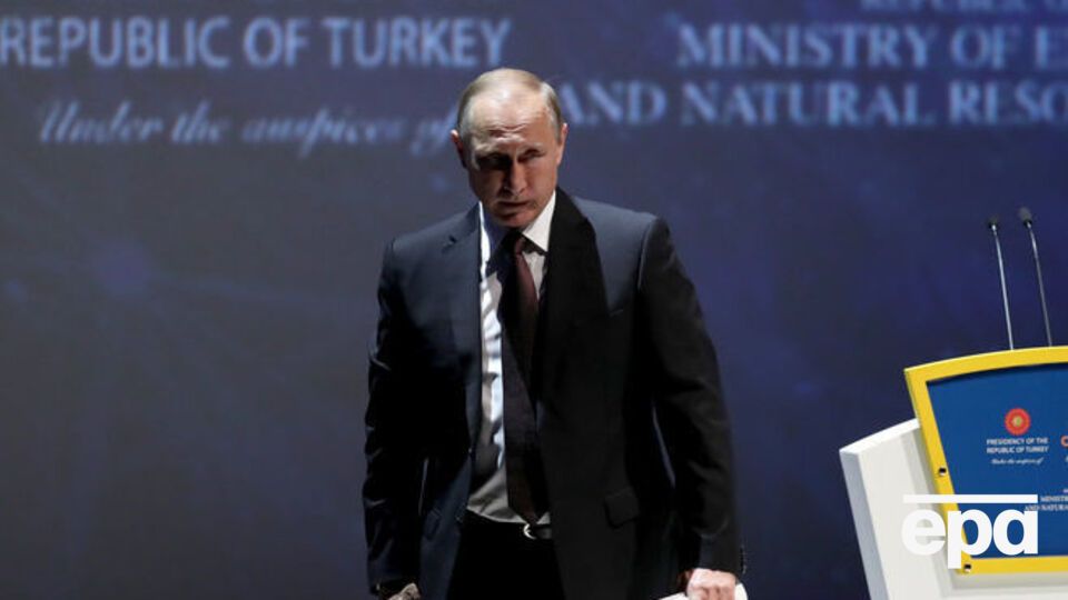 Путин отказался от визита во Францию