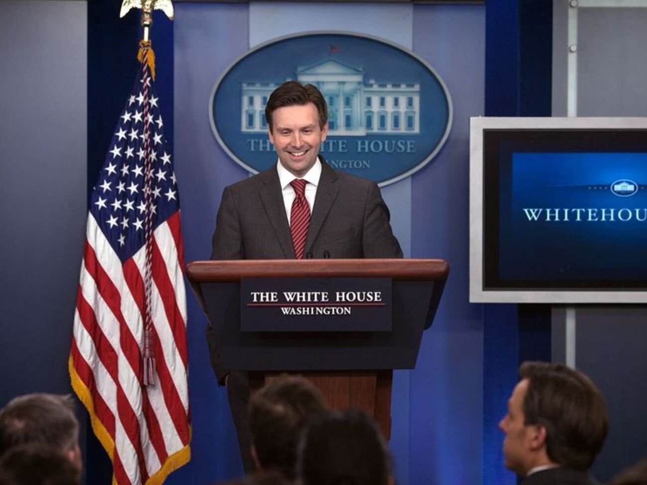 В США готовят "пропорциональный ответ" на взлом серверов американских партий, заявил Эрнест